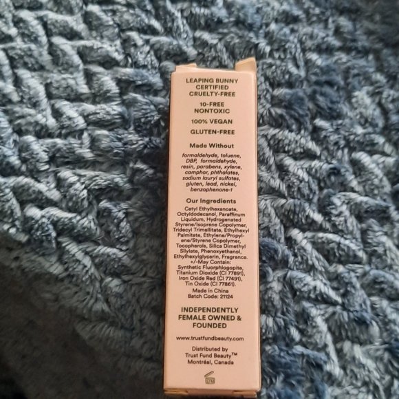 Trust Fund Beauty Better Than Therapy Lip Oil - Picture 3 of 5